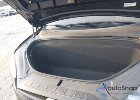 2023 Tesla Model X Dual Motor All-Wheel Drive/Standard Range z USA, uszkodzony, nr VIN 7SAXCAE55PF376224